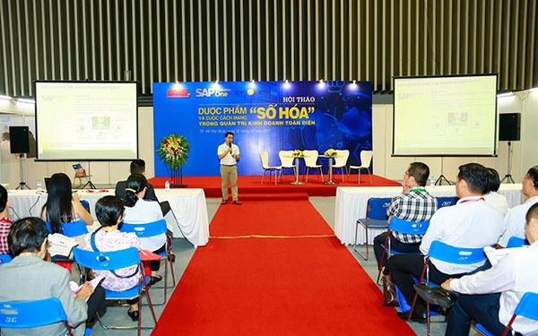 Ngành dược và chiến lược “Đứng trên vai người khổng lồ”